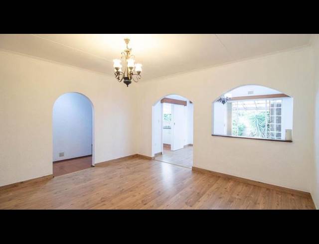 4 BEDROOM HOUSE FOR SALE IN VAN RIEBEECK PARK